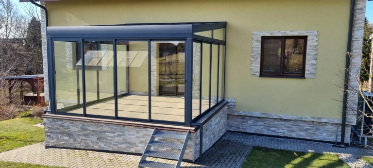 Hliníková pergola ROBUST + zasklenie ŠTANDARD - realizácia v lokalite Hošťalovice